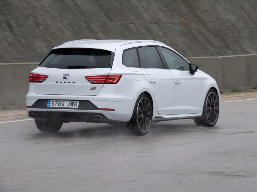  Seat Leon ST Cupra 300 2017 года  (WW) (фото 13 из 49)